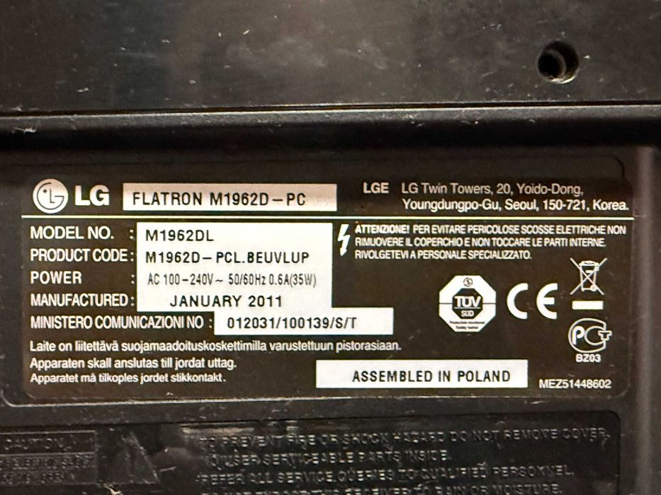 Компактний телевізор-монітор LG M1962DL 18,5″