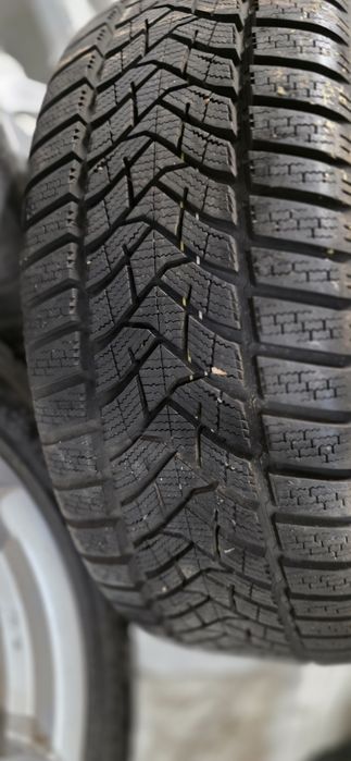 Opony zimowe 215/50/17 Dunlop Winter Sport 5 j.nowe Hyundai