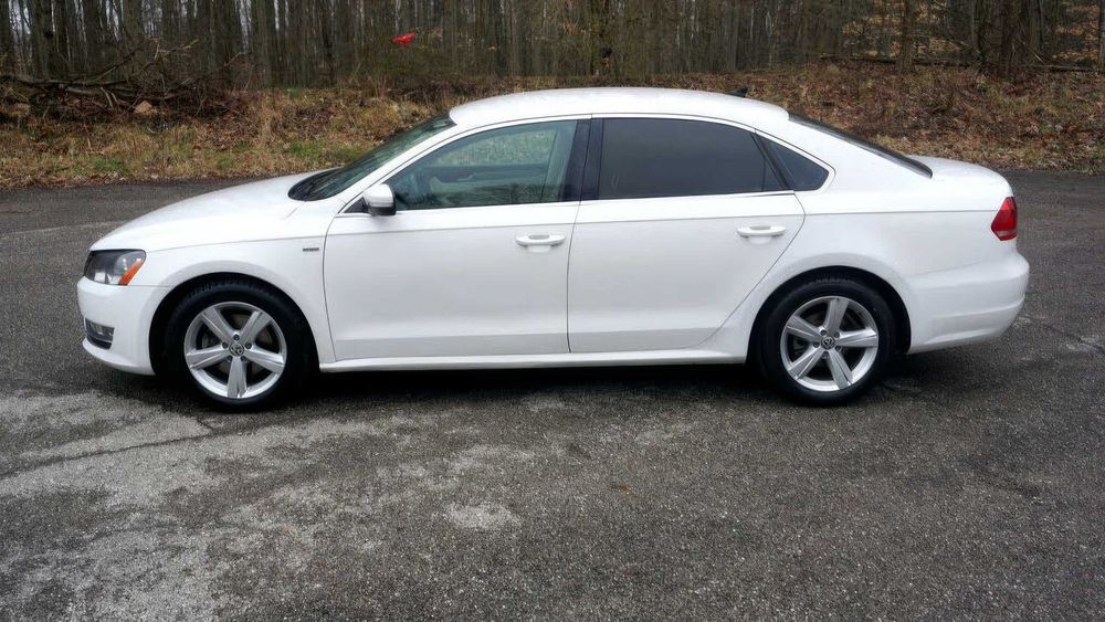Volkswagen Passat Limited Edition      2015