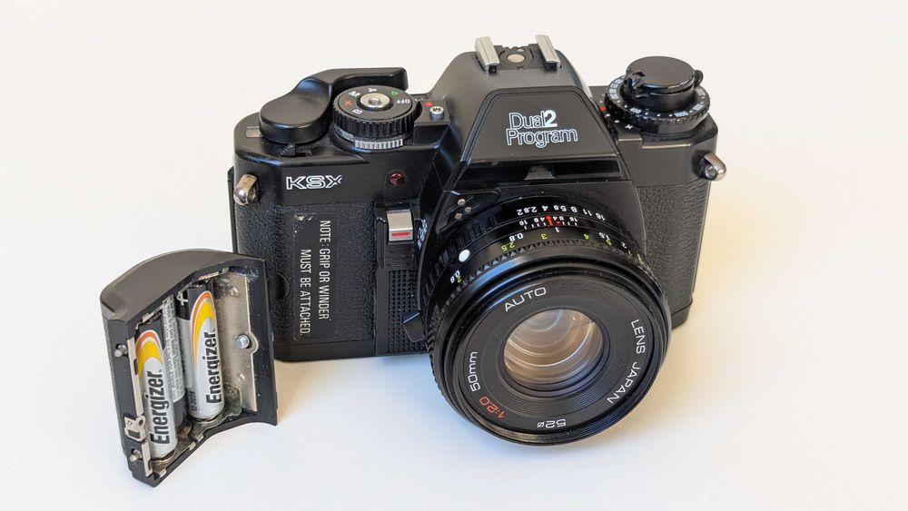 Фотоапарат Ricoh KR-10 (Sears KX-P) з об'єктивом 50 мм f 2.0