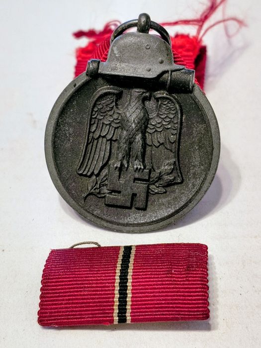 Militaria de Trincheira Wehrmacht Medalha da Frente Oriental 1941/42