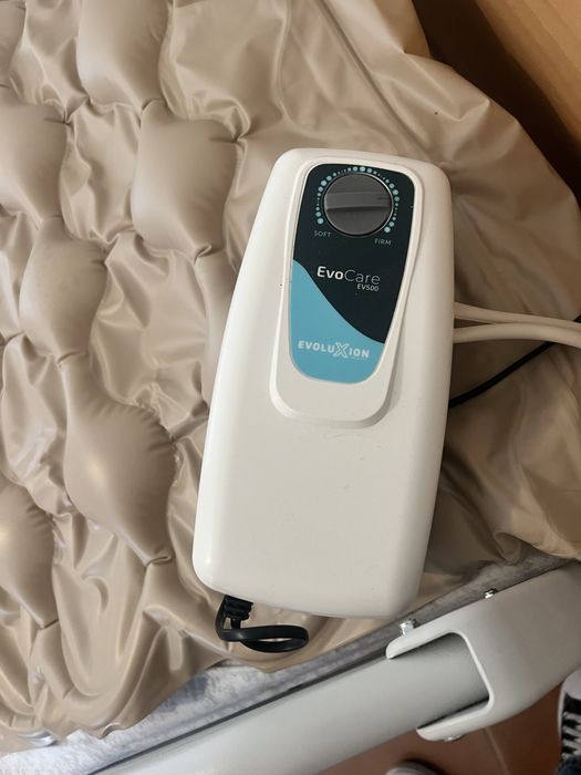 Cama Articulada Elétrica com Grades Laterais