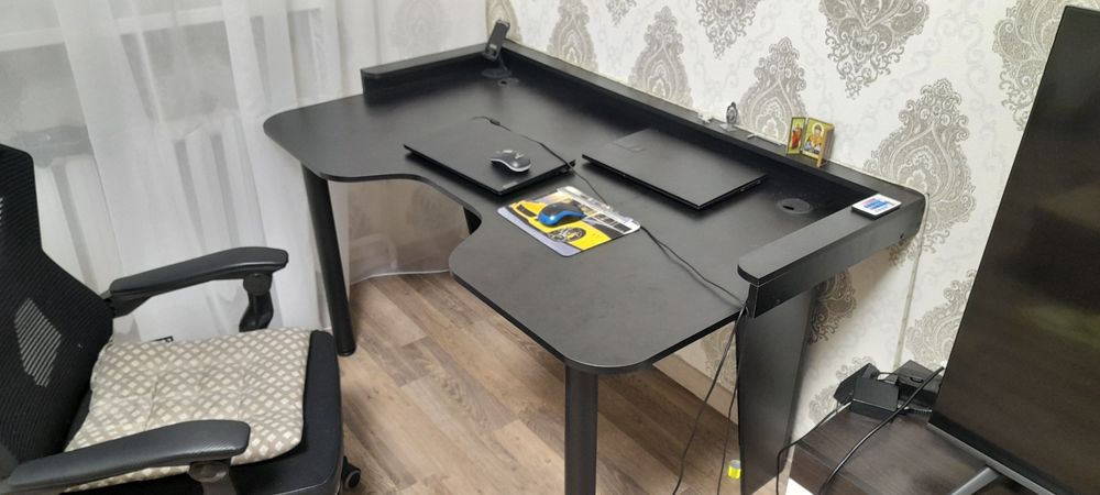 Продам компьтерный  стол