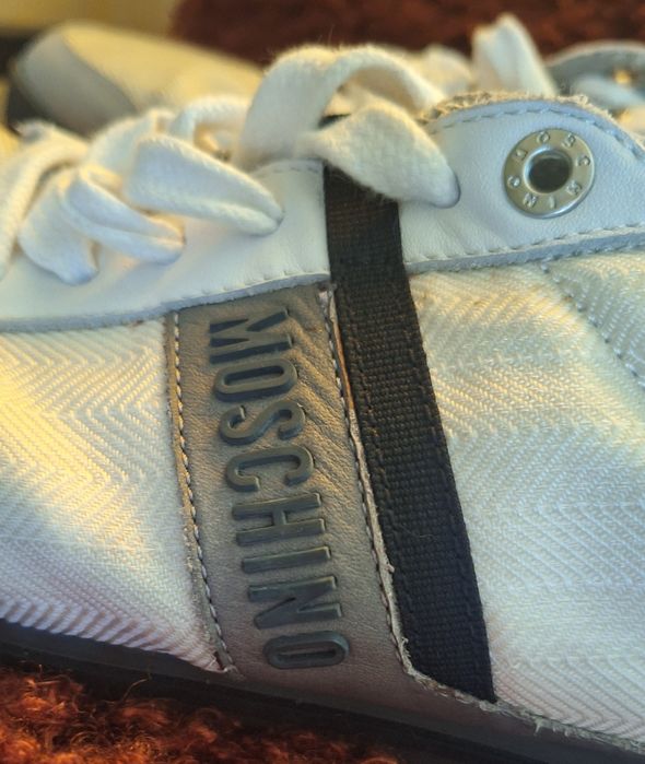 Sneakersy Moschino