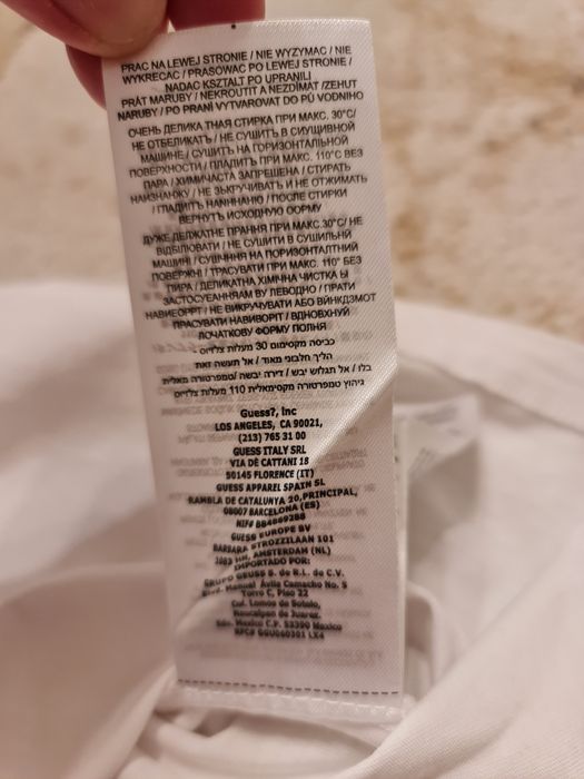 Biały t- shirt, koszulka Guess, złote logo