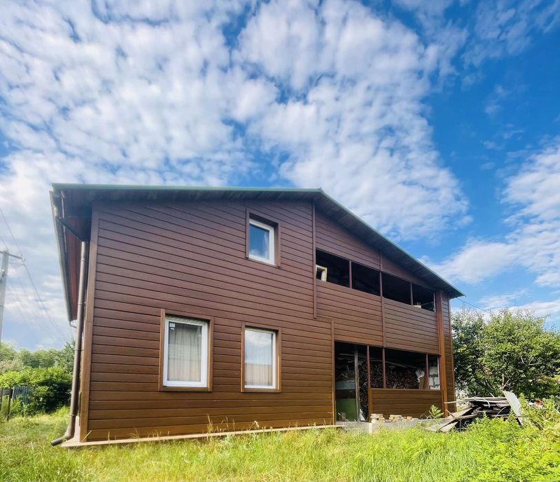 Будинок біля лісу.  Сертифікат, постанови