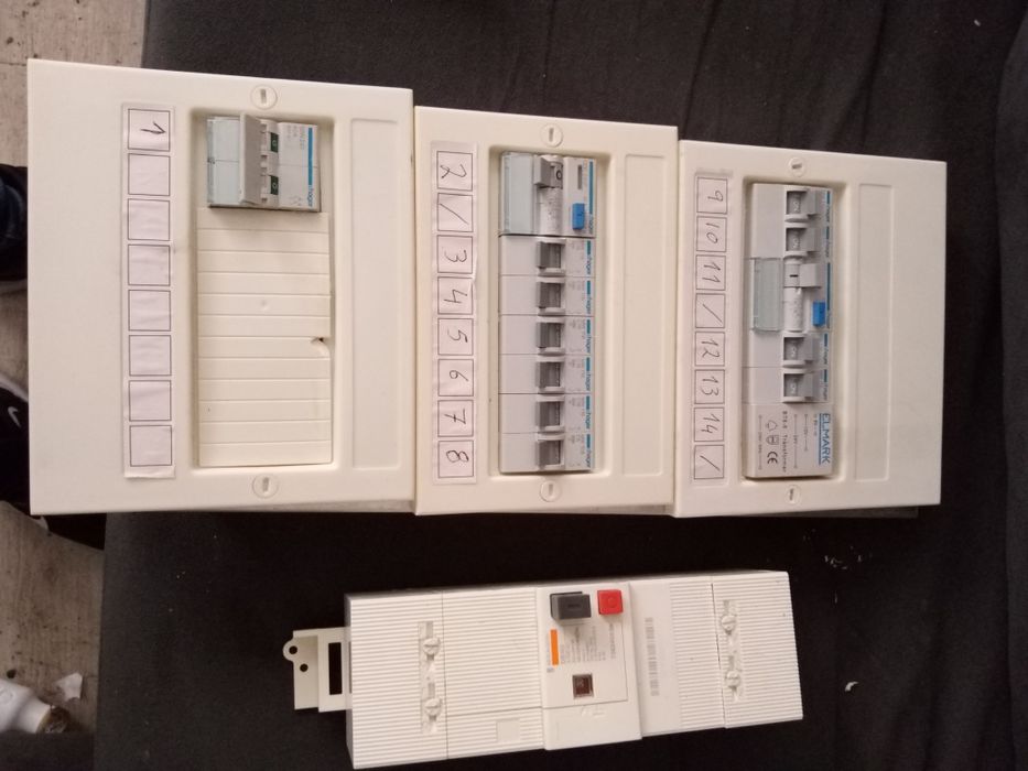 Quadros Elétricos Hager com Disjuntores e Diferencial – Material Profissional