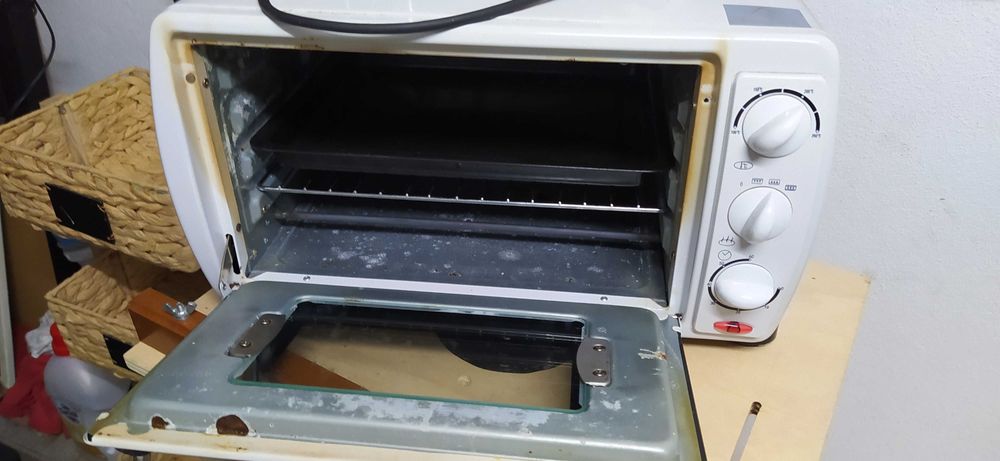 Forno eléctrico Electric Co para peças ou reparação