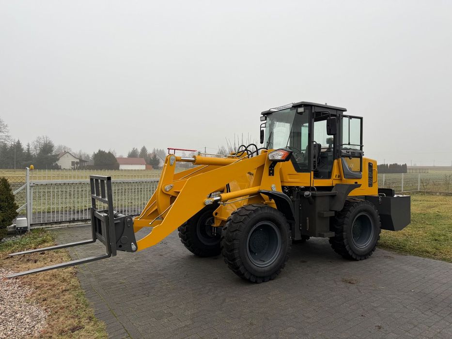 YC949  Ładowarka 5500 kg,