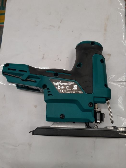 Wyrzynarka Makita JV102D