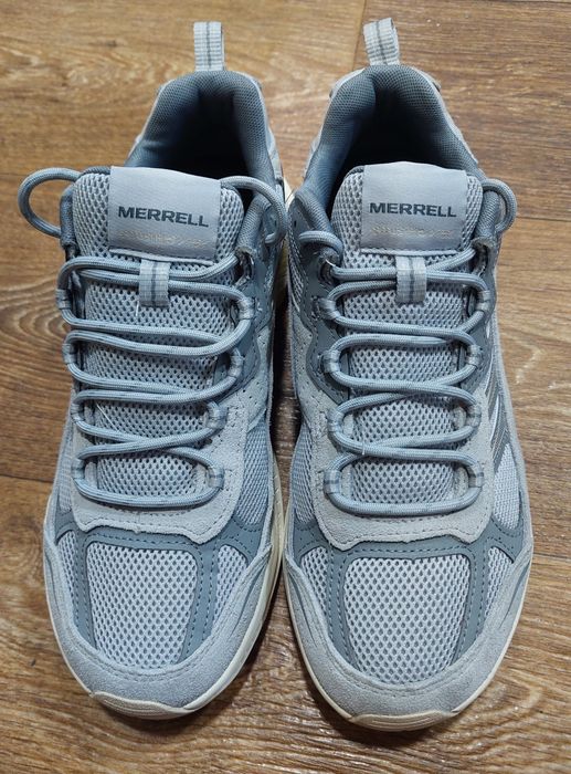 Жиночі кросіки от merrell.