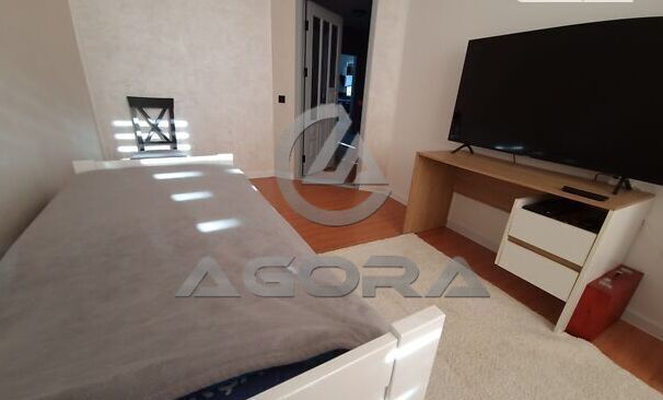 Квартира трикімнатна з краєвидом на парк Шевченка