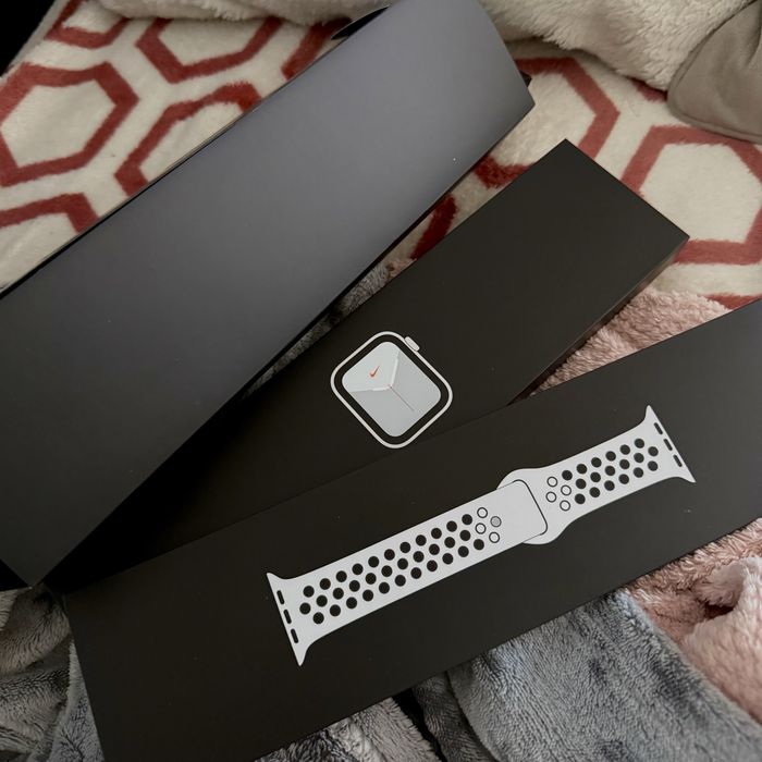 Apple Watch SE 40mm Silver Nike+