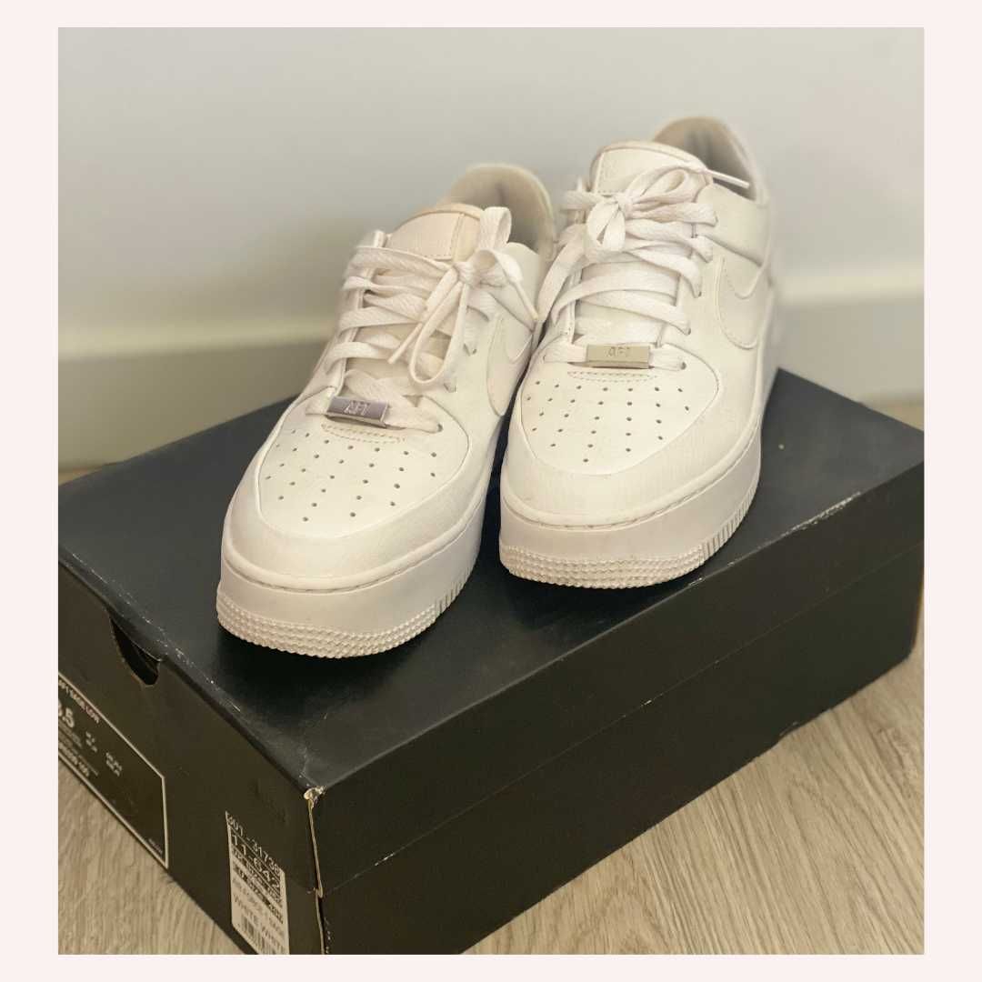 Nike air force 1 sage low triple white sales