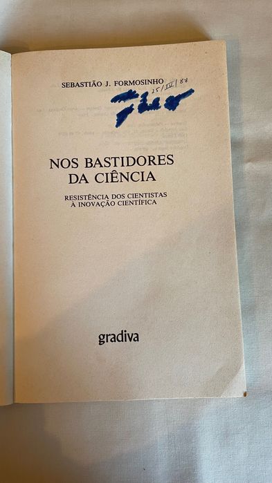 Livro Nos Bastidores Da Ciência