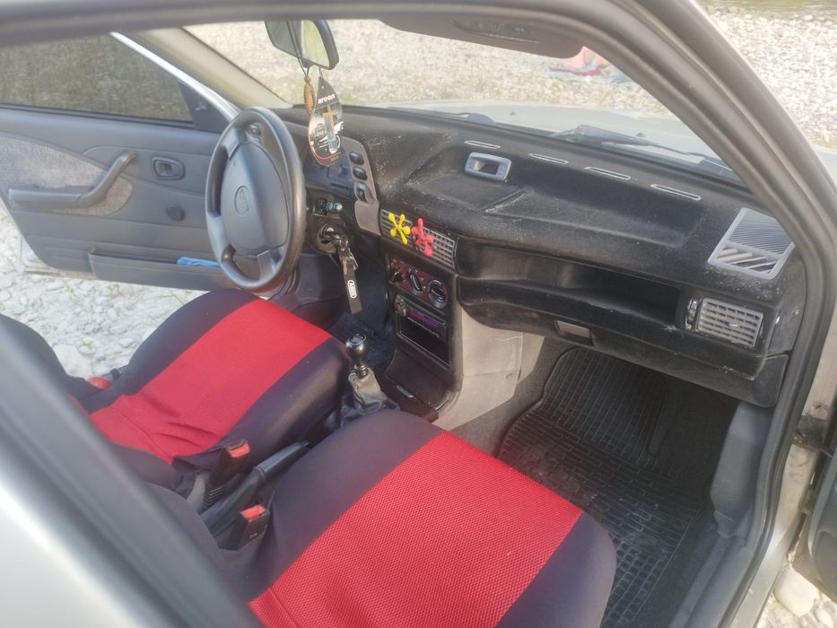 Авто Део нексія Daewoo Nexia 1.5
