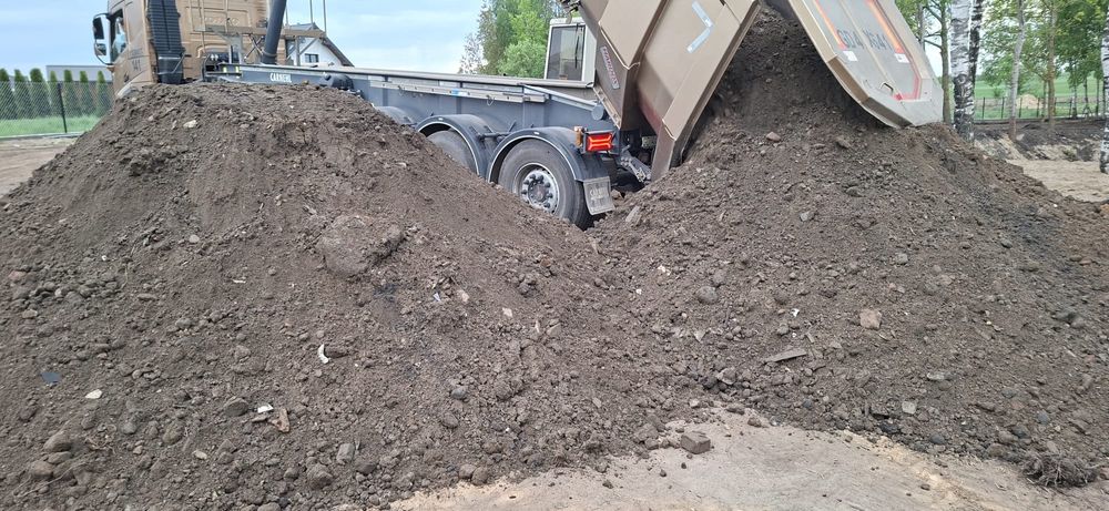 Ziemia na wyrównanie lub podniesienie terenu z transportem
