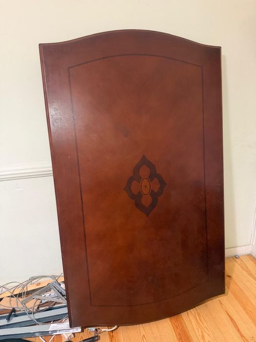Mesa de Jantar Rústica em Madeira - Elegante e Robusta