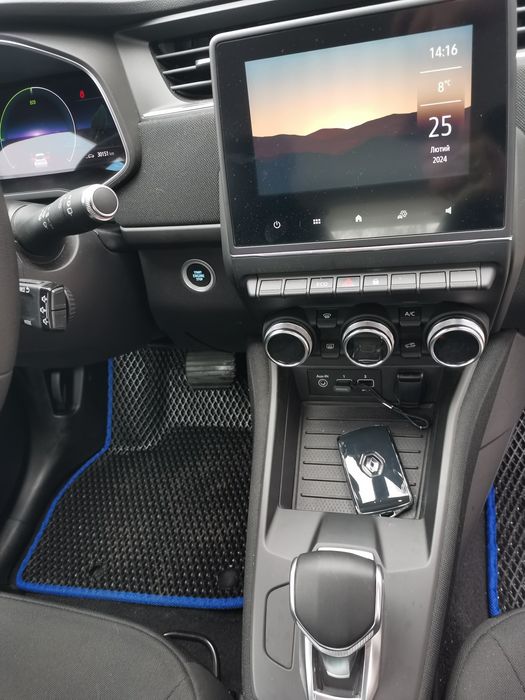 Renault zoe Рено зоя
