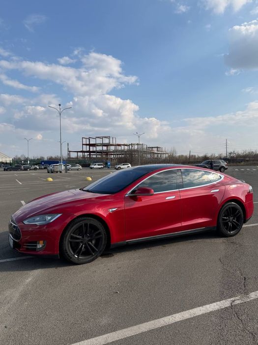 Tesla model S 85P