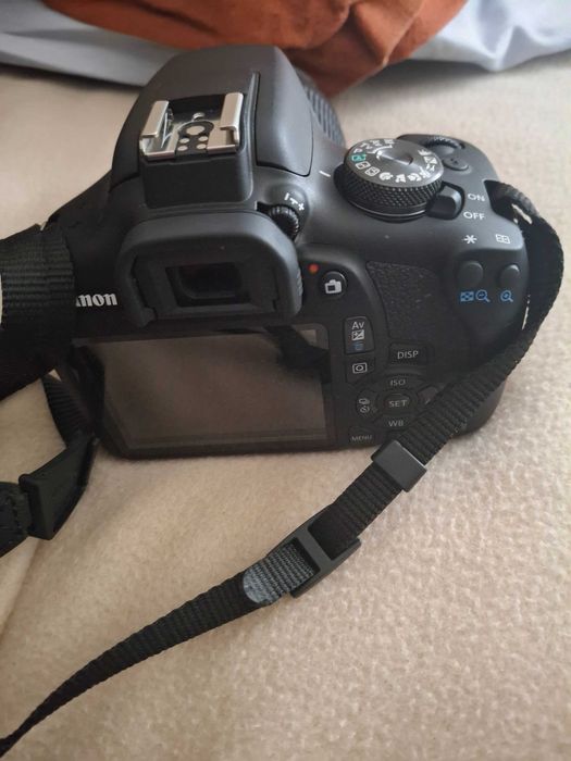 Camera digital canon eos2000d