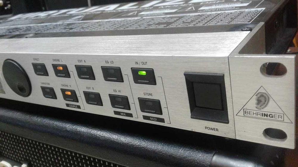 Продам процессор Behringer Virtualizer DSP 1000p.В отличном состоянии.