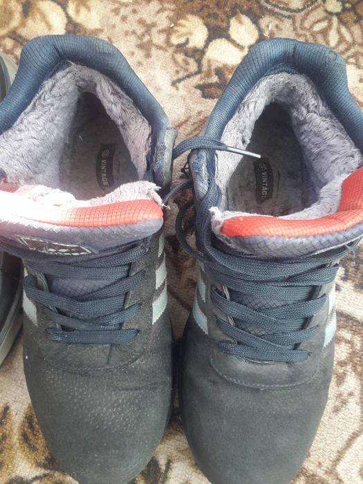 Продам ботинки зима осень 44р