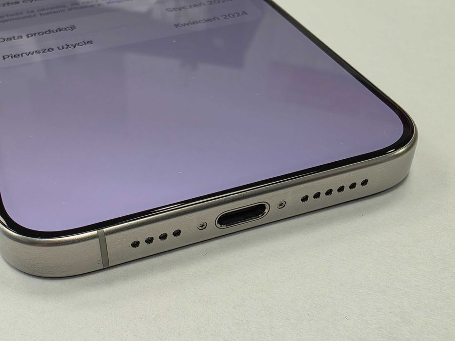 Iphone 15 PRO MAX 256GB/ White Titanium/ 87%/ Grade A/ + ładowarka/ GW 12 MSC