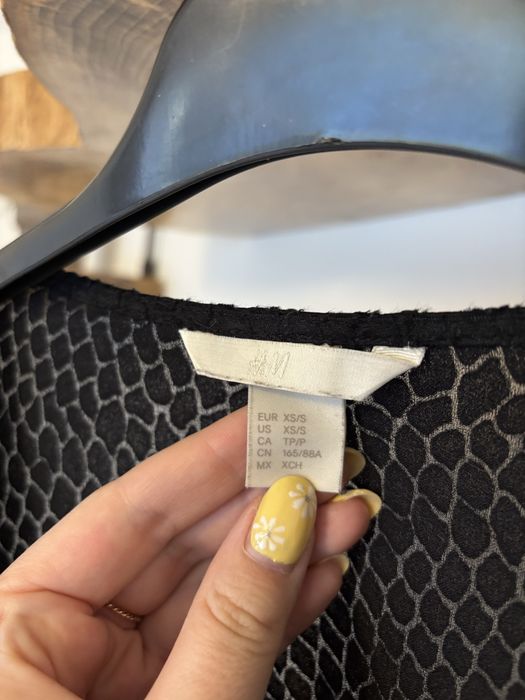 Czarna narzuta H&M