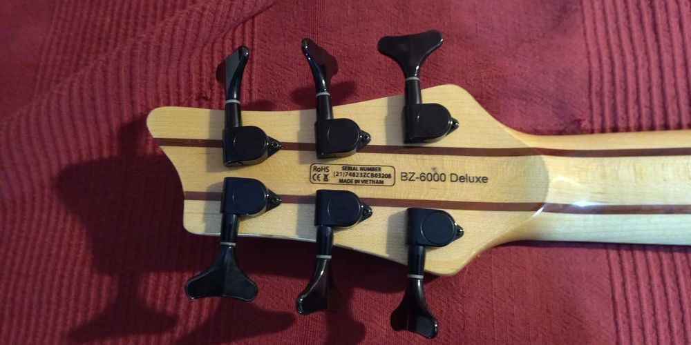 Gitara basowa 6-strunowa Harley Benton BZ-6000 NT Deluxe