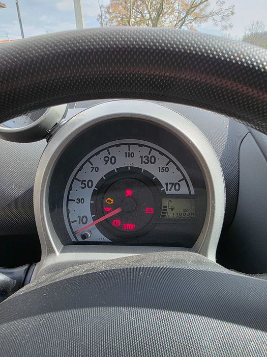 Peugeot 107 bom estado