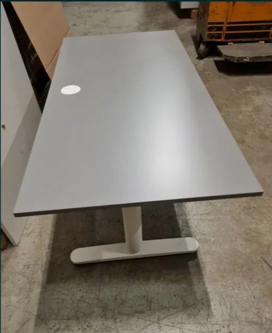 Biurko regulowane elektrycznie BEKANT /GALANT ** blat gratis**