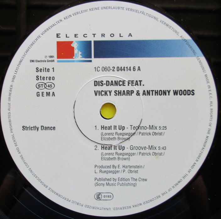 Vicky - - - - - Heat It Up - - - - - Maxi Single