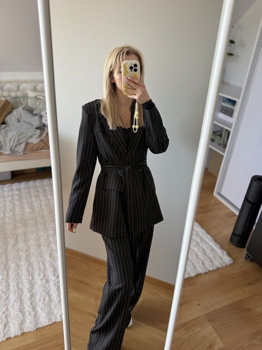 Elegancki garnitur z paskiem