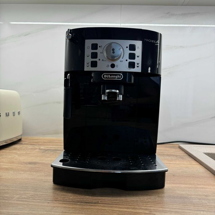 Кофемашина Delonghi ECAM 22.112