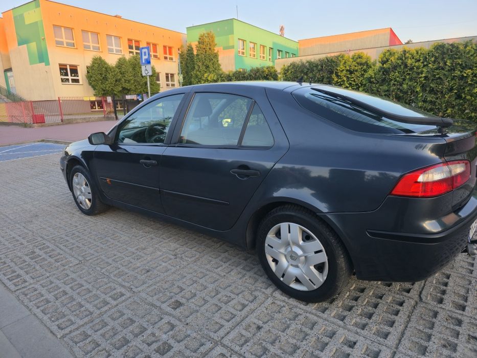Zadbana  i komfortowa Laguna 1.9 d z hakiem