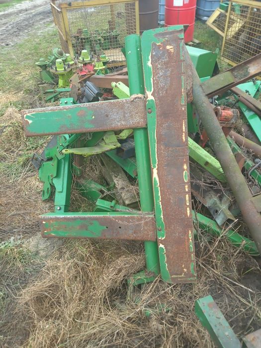 Odrzutnik ślizg balotów John Deere 580
