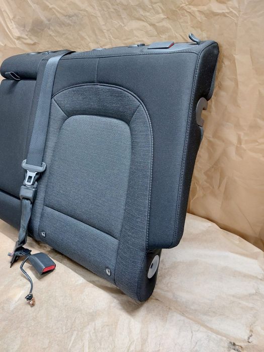 Hyundai Kona kanapa tylnia