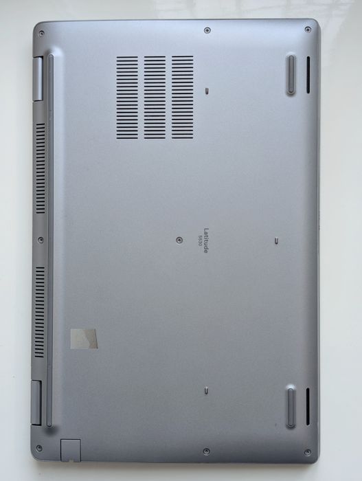 Тонкий ноутбук Dell Latitude 5530 Intel Core i5-1235u 4-32 128-1Tb m.2