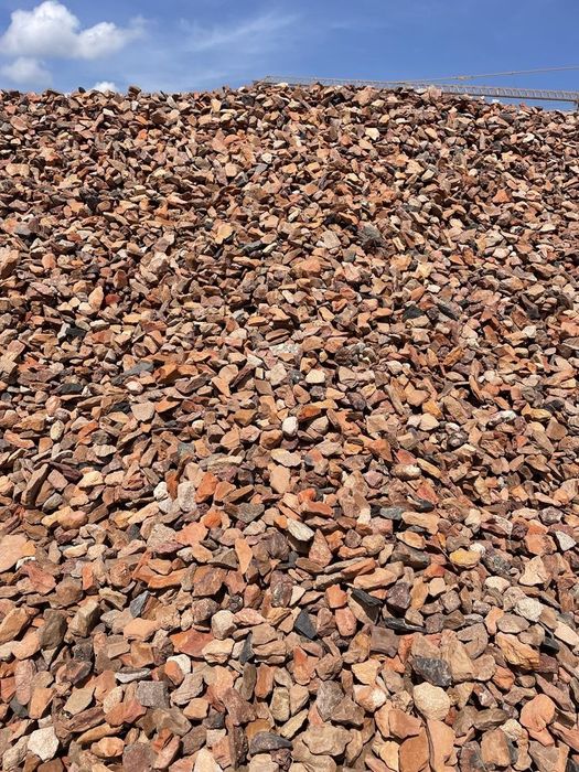 Kamień łupek czerwony Berga utwardzenie drogi kliniec kruszywo drogowe