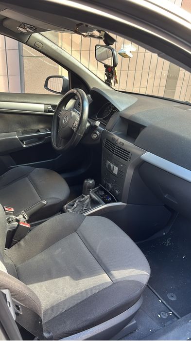 Vendo opel caravam 2006