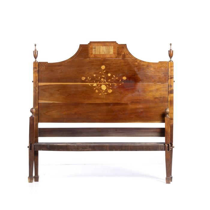 Cama D. Maria em pau-óleo - Século XIX