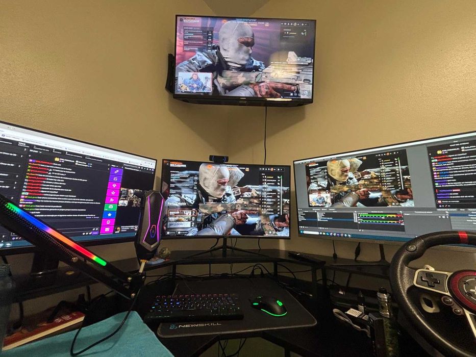 Secretária gaming com tomadas e portas USB