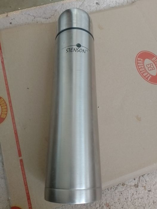 Продаю термос сенсон стан хороший все парацюе идеально