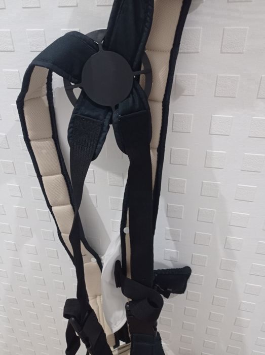 Marsúpio confortável da Zippy. Ótimo para sair de casa com o seu bebé