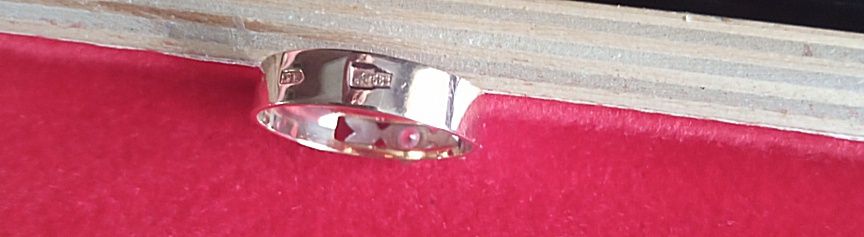 Кольцо золотое с камнем женское времён СССР