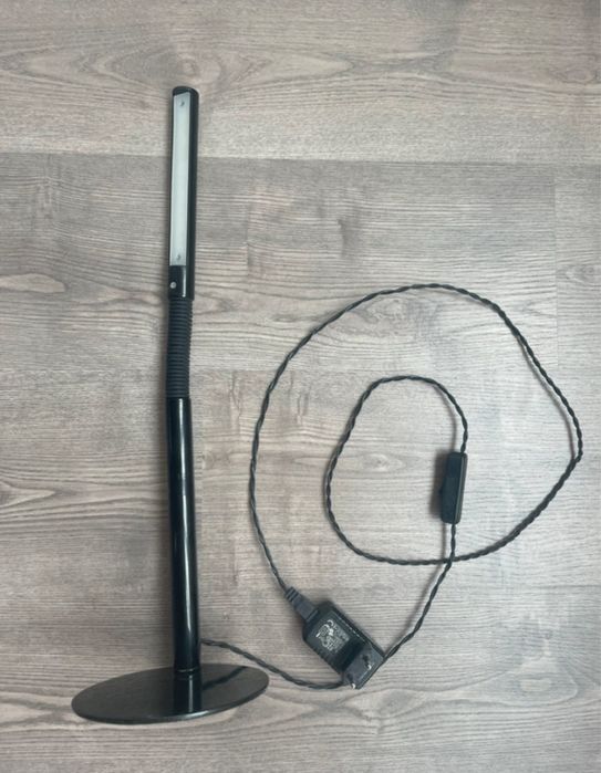 Candeeiro preto para secretária