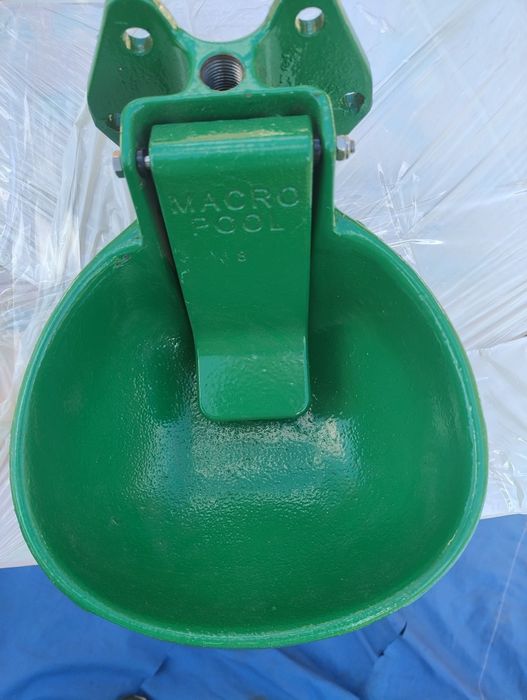 Poidło żeliwne PM5 dla bydła i koni