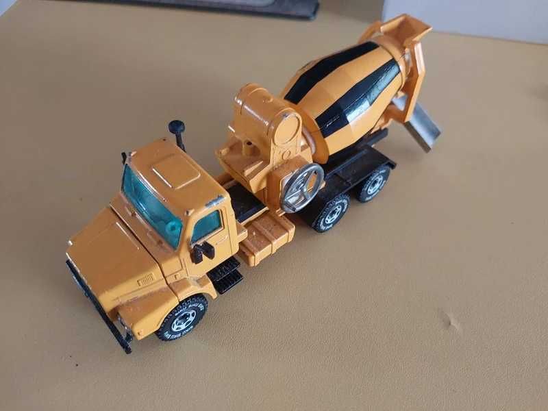siku volvo betoniarka gruszka 1:55