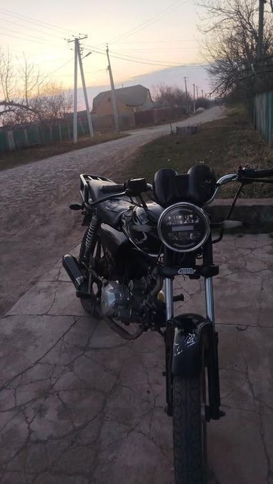 мустанг фит 125 тог біля бака